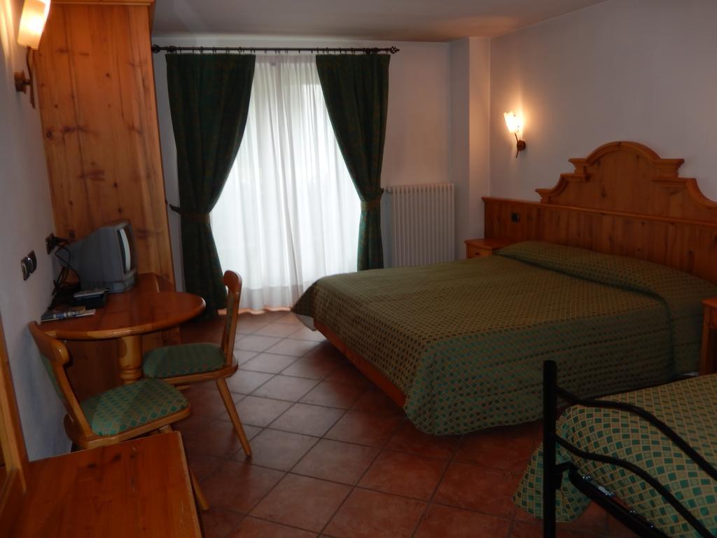 Albergo Du Soleil Cogne Habitación foto