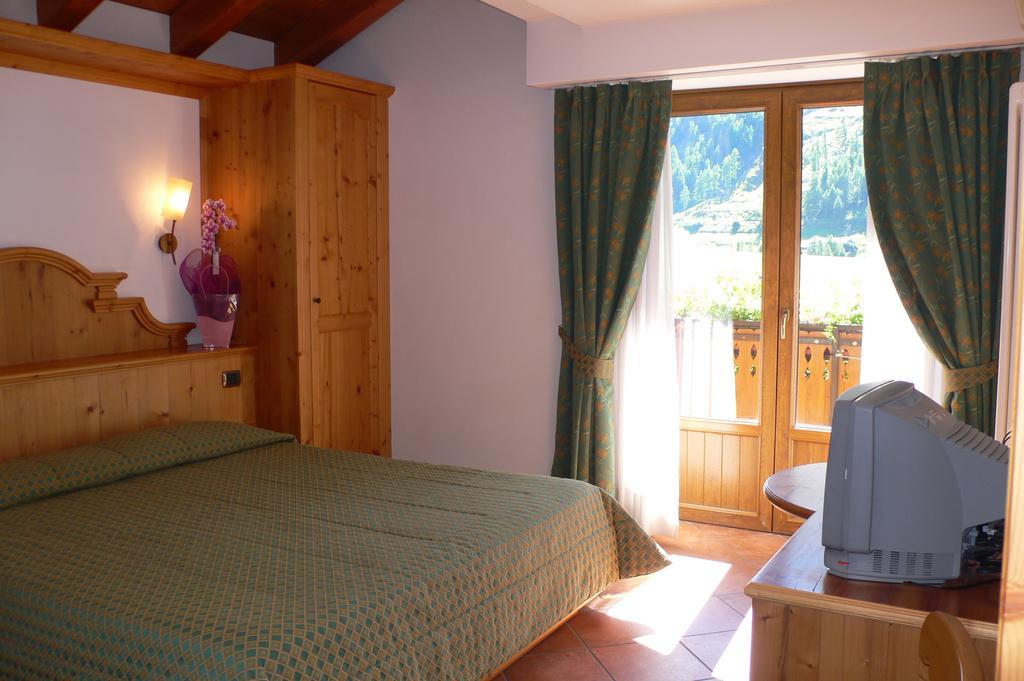 Albergo Du Soleil Cogne Habitación foto